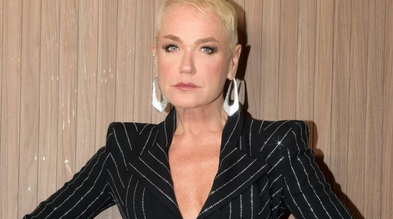 Saiba o estado de saúde de Xuxa Meneghel após cirurgia
