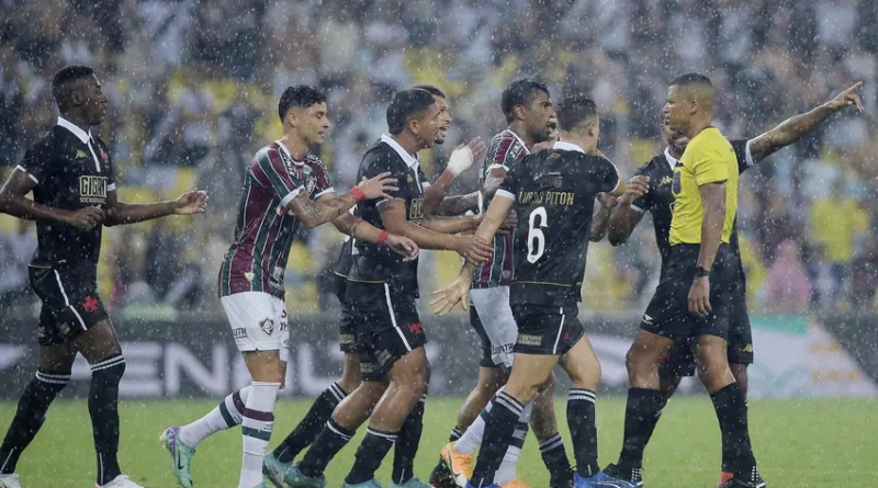 Fluminense x Vasco: onde assistir, escalações e horário do jogo do Brasileirão