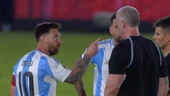 Messi se irrita com Anderson Daronco
